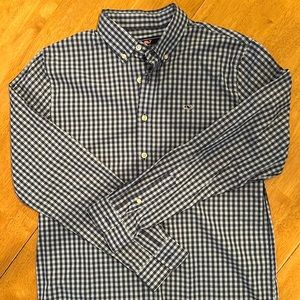 Vineyard vines button up shirt, size XL (18)
